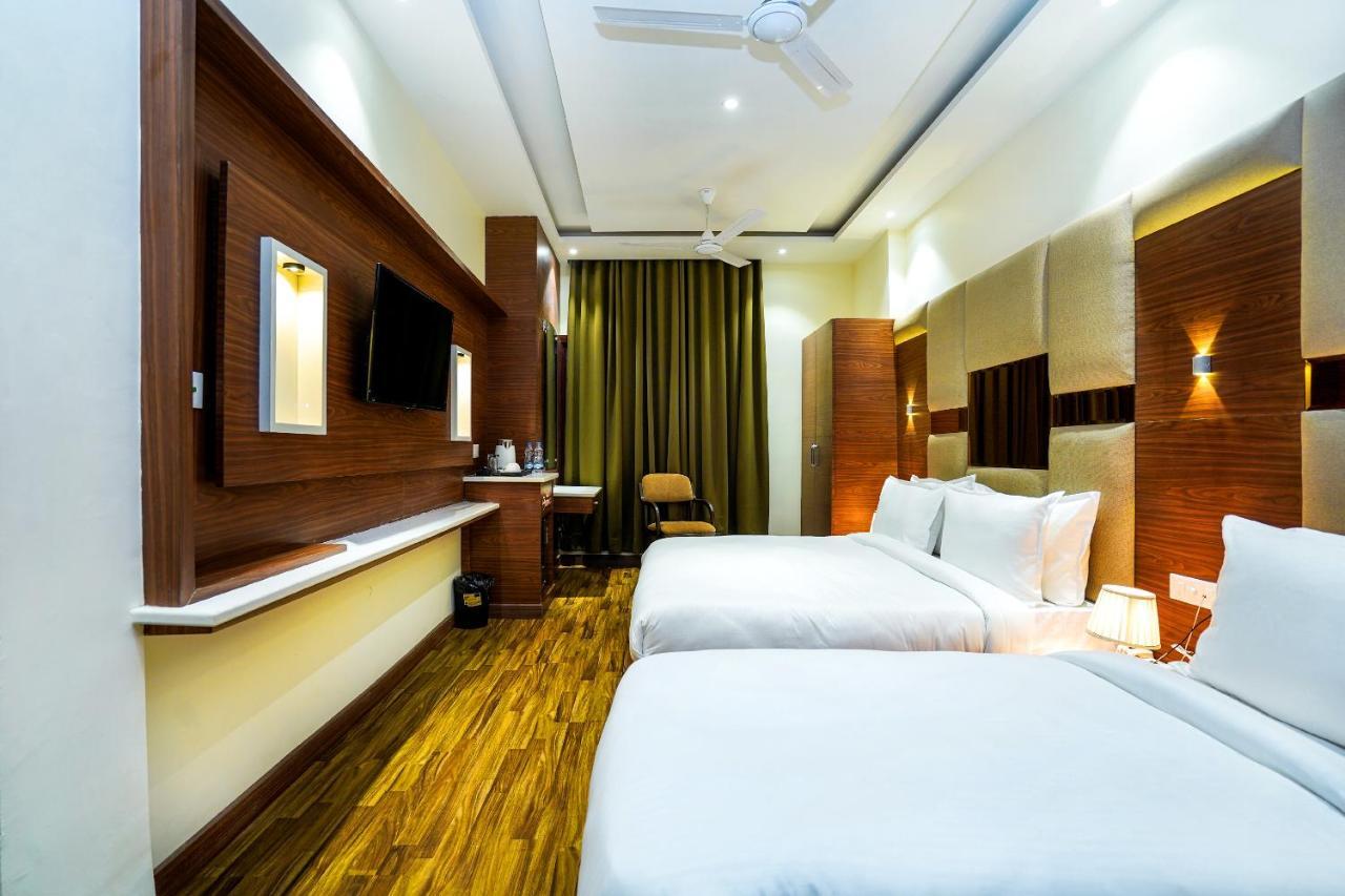 Hotel Aura Grand By Levelup Hotels Αμριτσάρ Εξωτερικό φωτογραφία