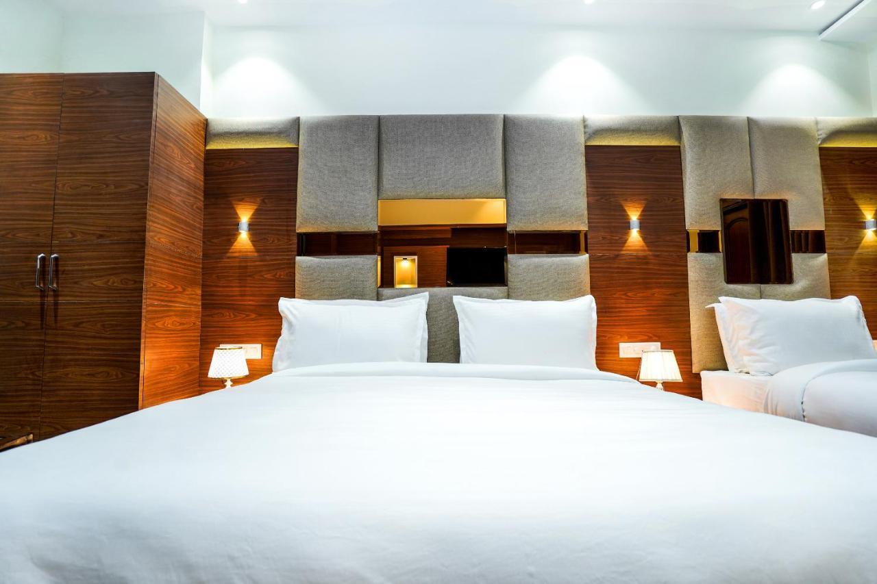 Hotel Aura Grand By Levelup Hotels Αμριτσάρ Εξωτερικό φωτογραφία