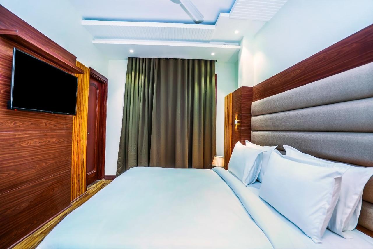 Hotel Aura Grand By Levelup Hotels Αμριτσάρ Εξωτερικό φωτογραφία
