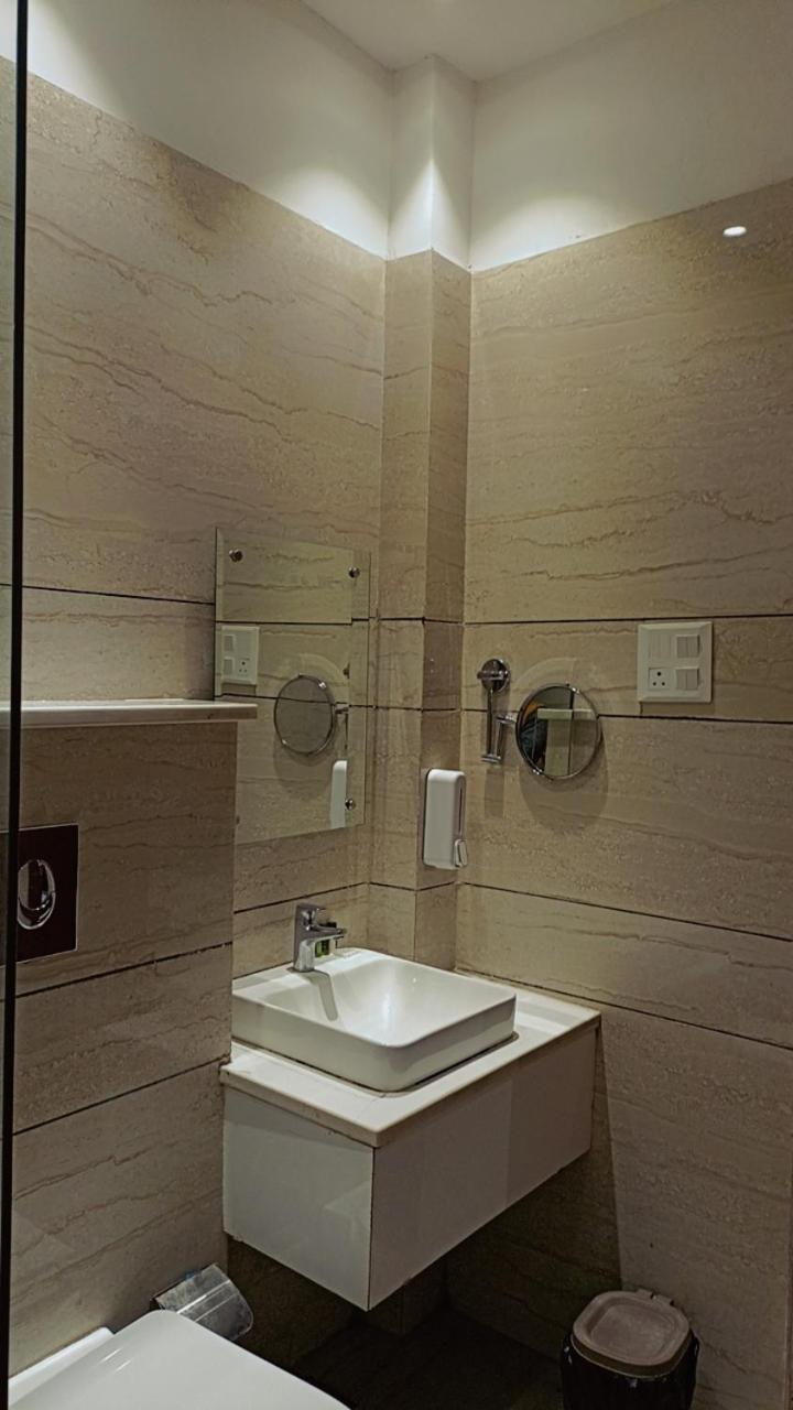 Hotel Aura Grand By Levelup Hotels Αμριτσάρ Εξωτερικό φωτογραφία