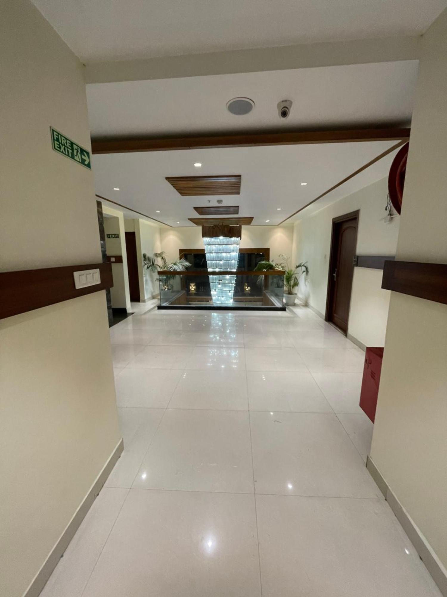 Hotel Aura Grand By Levelup Hotels Αμριτσάρ Εξωτερικό φωτογραφία